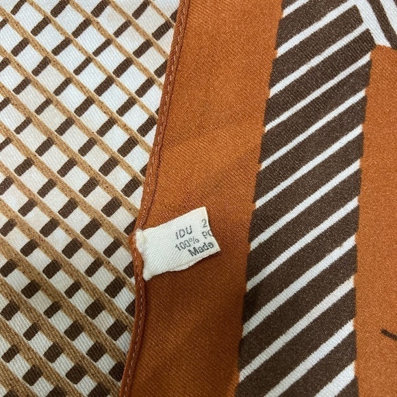 PATRICIA DUMONT MADE IN ITALY SCARF - 26” X 26” - Picture 4 of 7